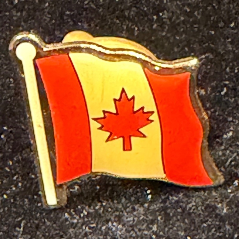 Vintage Canada Flag Enamel Lapel Pin Gold Tone Waving Maple Leaf Souvenir